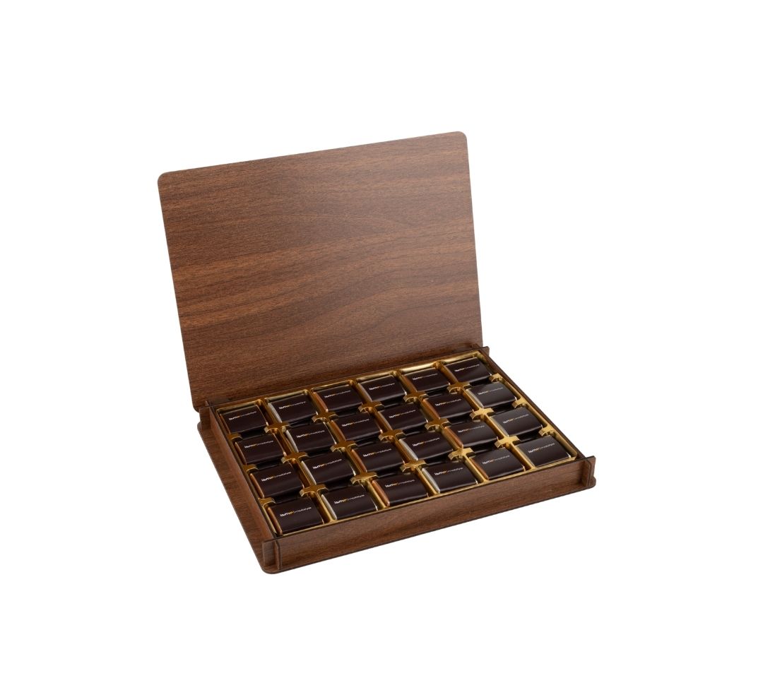 Ahşap Kutulu Çikolata - İsme Mobilya