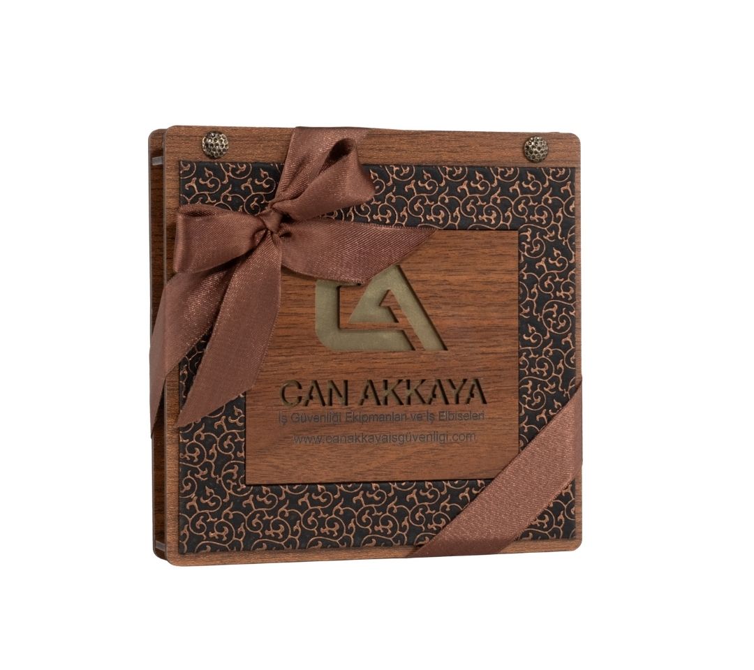Ahşap Kutulu Çikolata - Can Akkaya